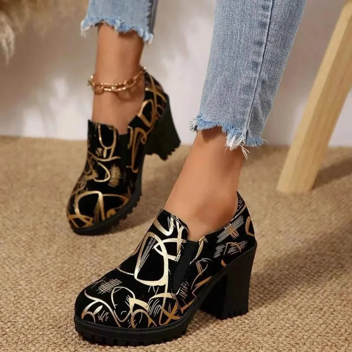 Stylish Round Toe Block : Heels Pumps