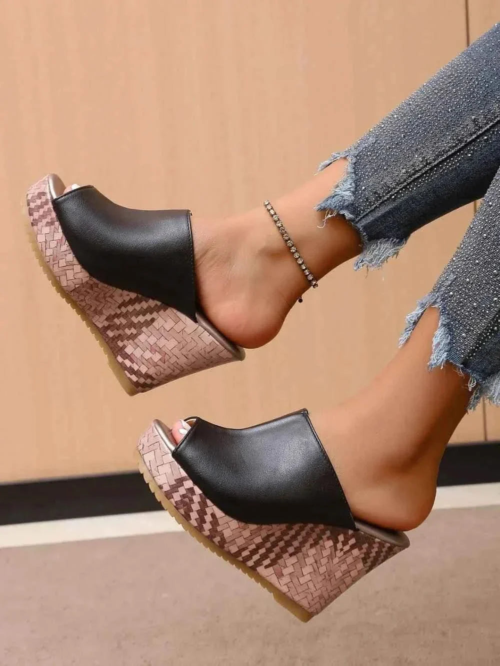 High Quality Leather : High Heel Sandals