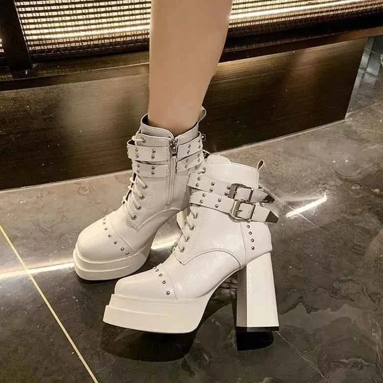 Elegant Round Toe Block : Heels Boots