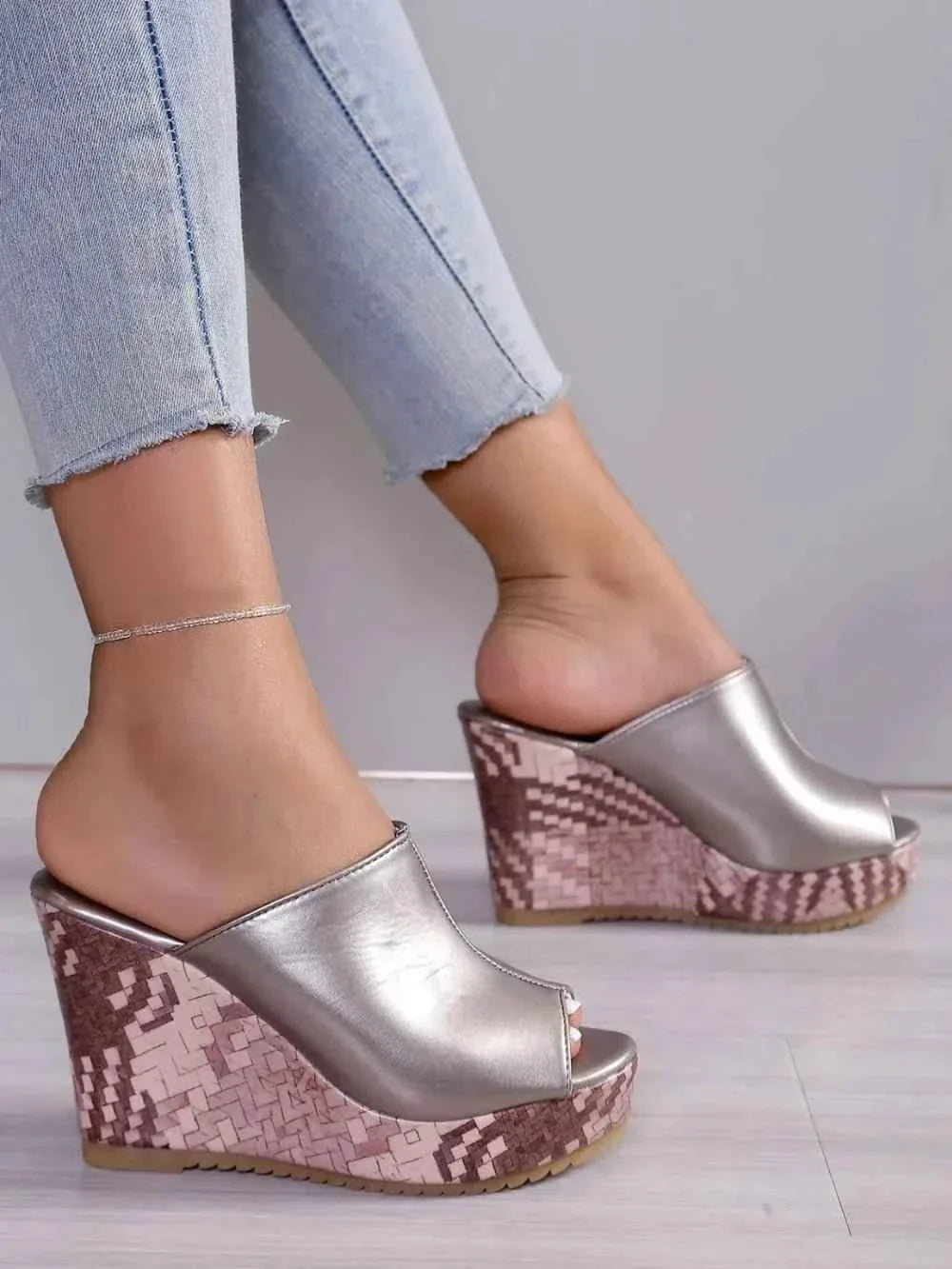 High Quality Leather : High Heel Sandals