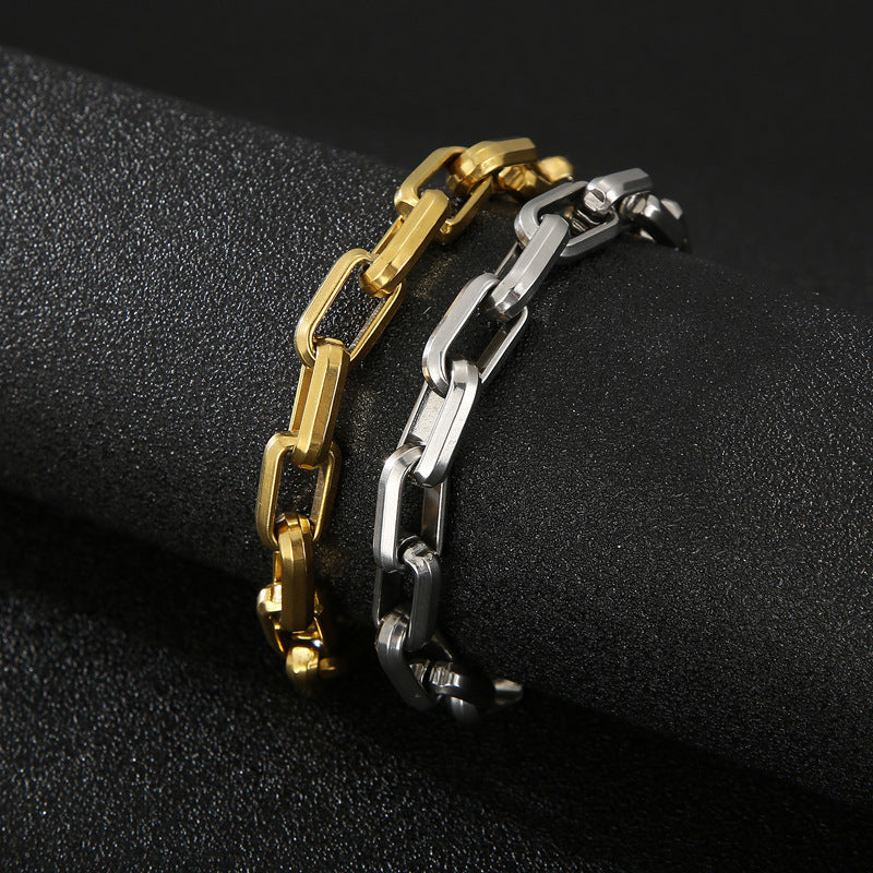SLEEK CHAIN LINK