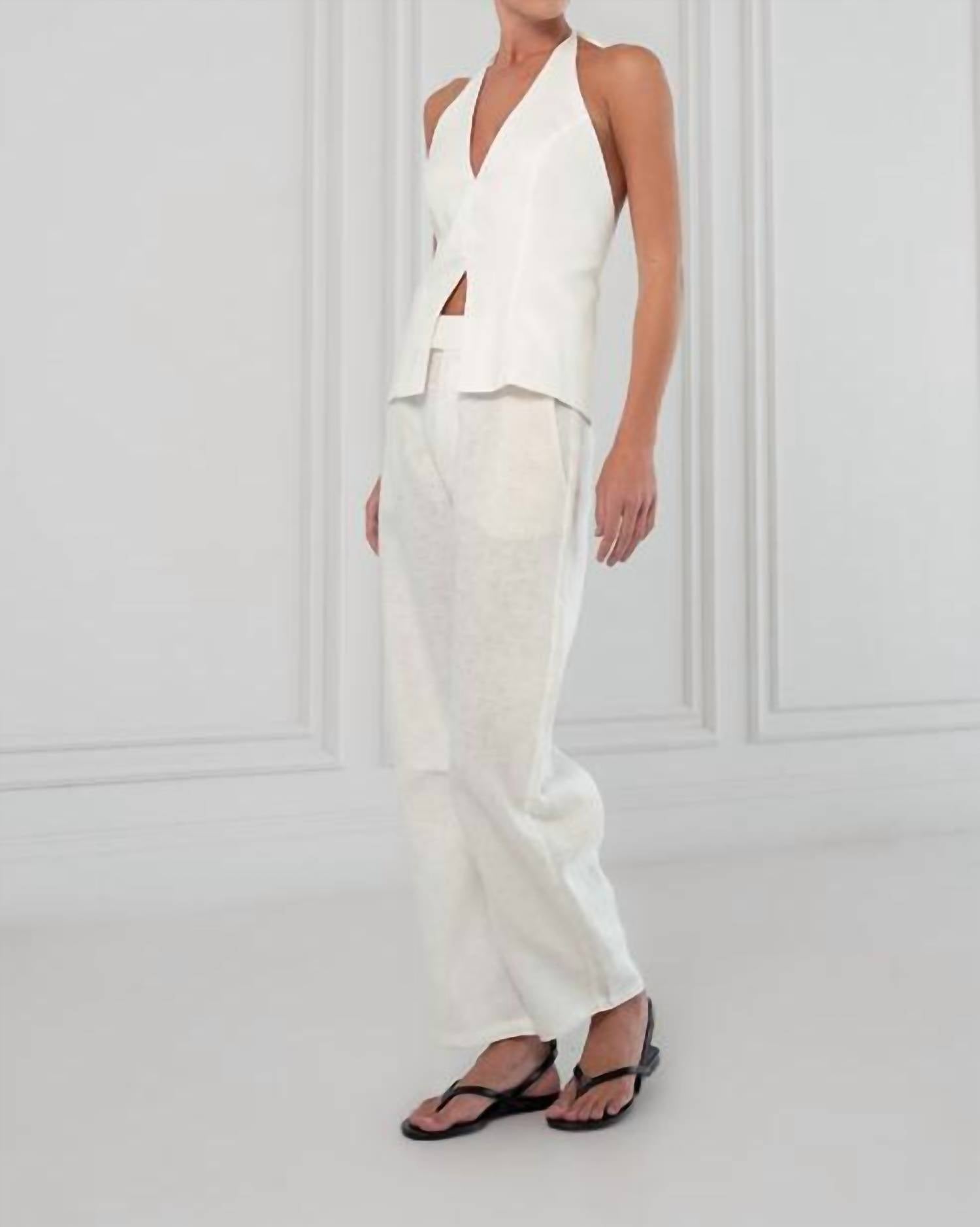 Hania Pant