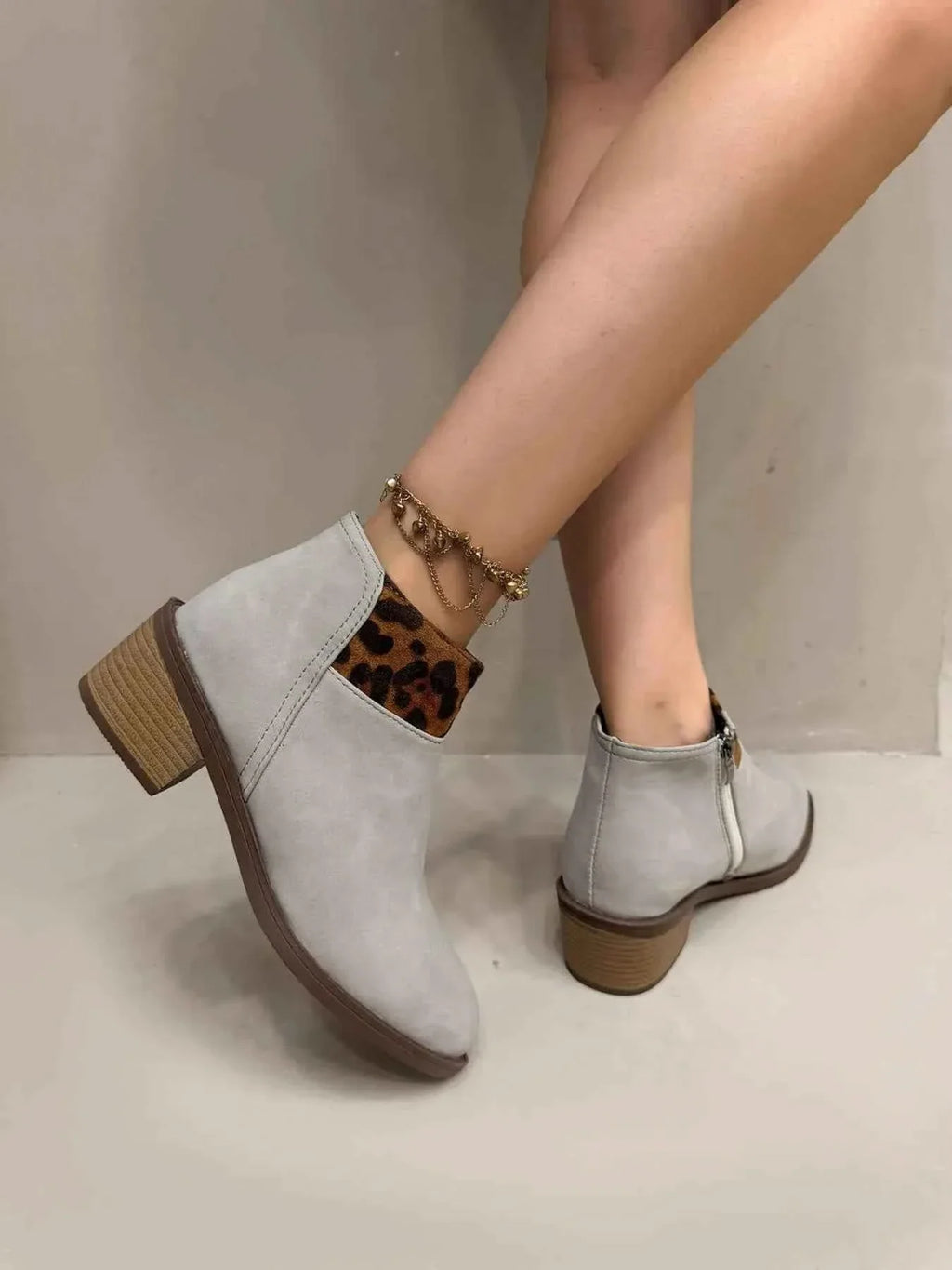 Stylish Leopard Block : Heels Boots