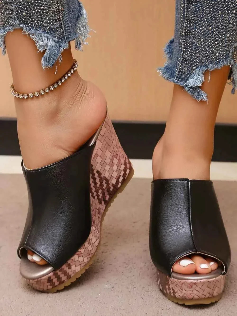High Quality Leather : High Heel Sandals
