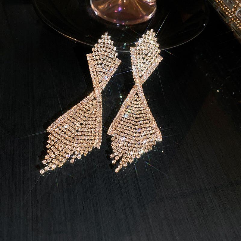 CRYSTAL CLAW