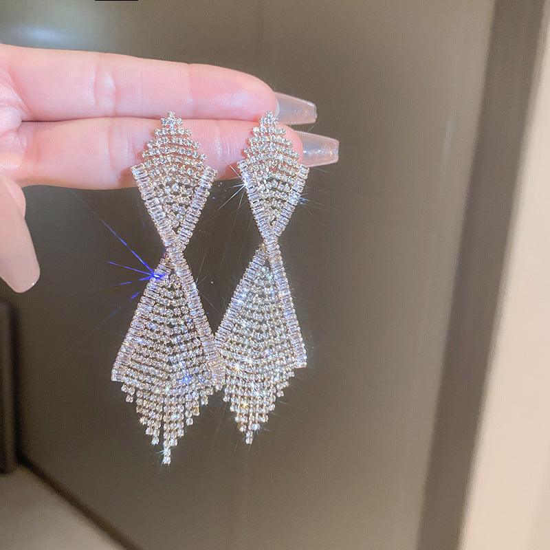 CRYSTAL CLAW