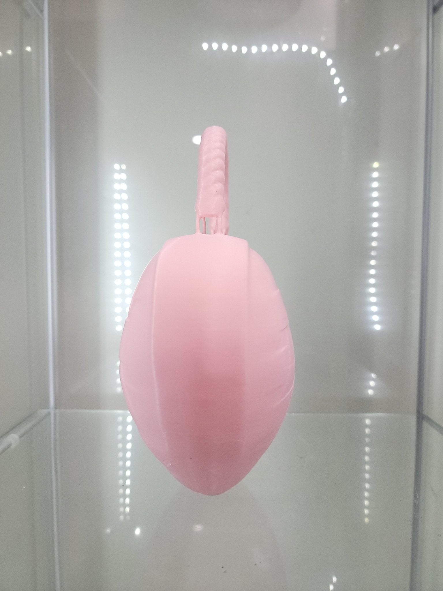 Heart-Shaped Pink Makeup Brush Holder - SukiGlam Vanity Essential