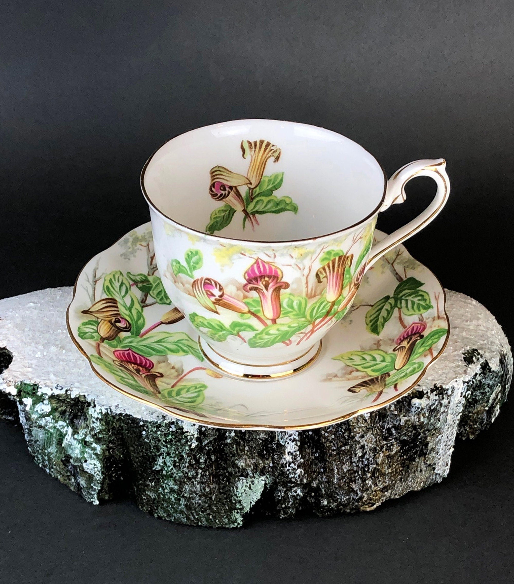 Royal Albert Teacup & Scalloped Saucer – Jack-in-a-Pulpit Tea Set