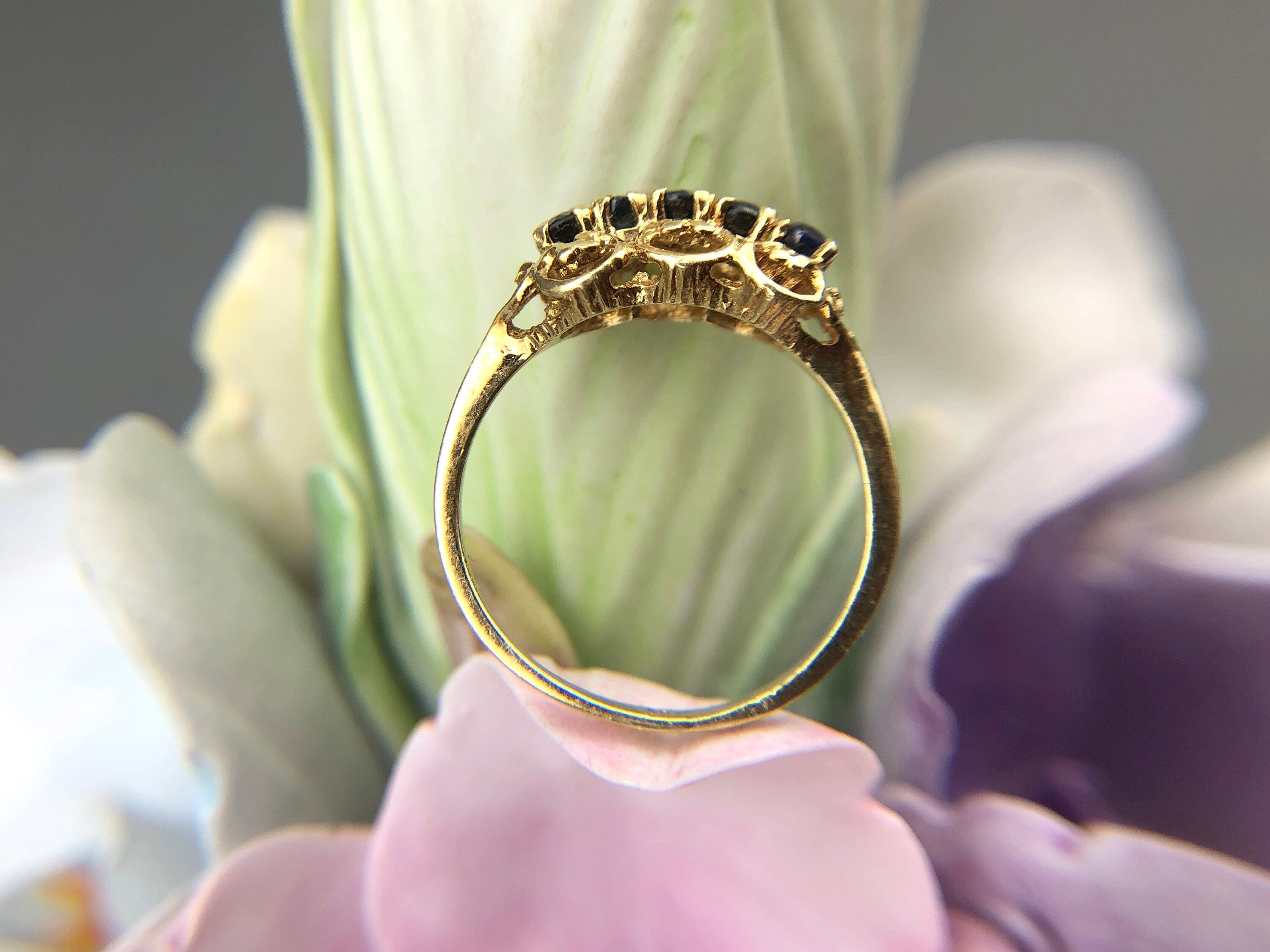 Vintage 14k Gold Sapphire Filigree Ring. Elegant Ring / Gift for Her.