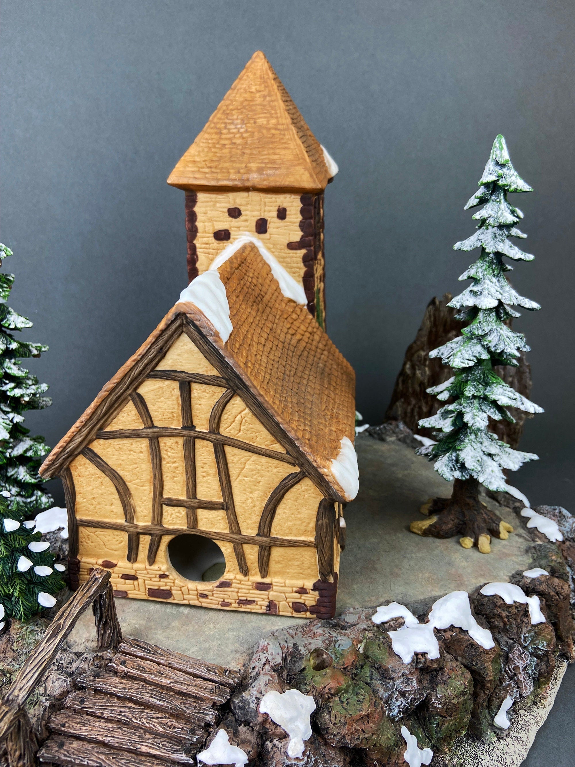 Department 56 Dickens Village Illuminated Church Christmas Village House