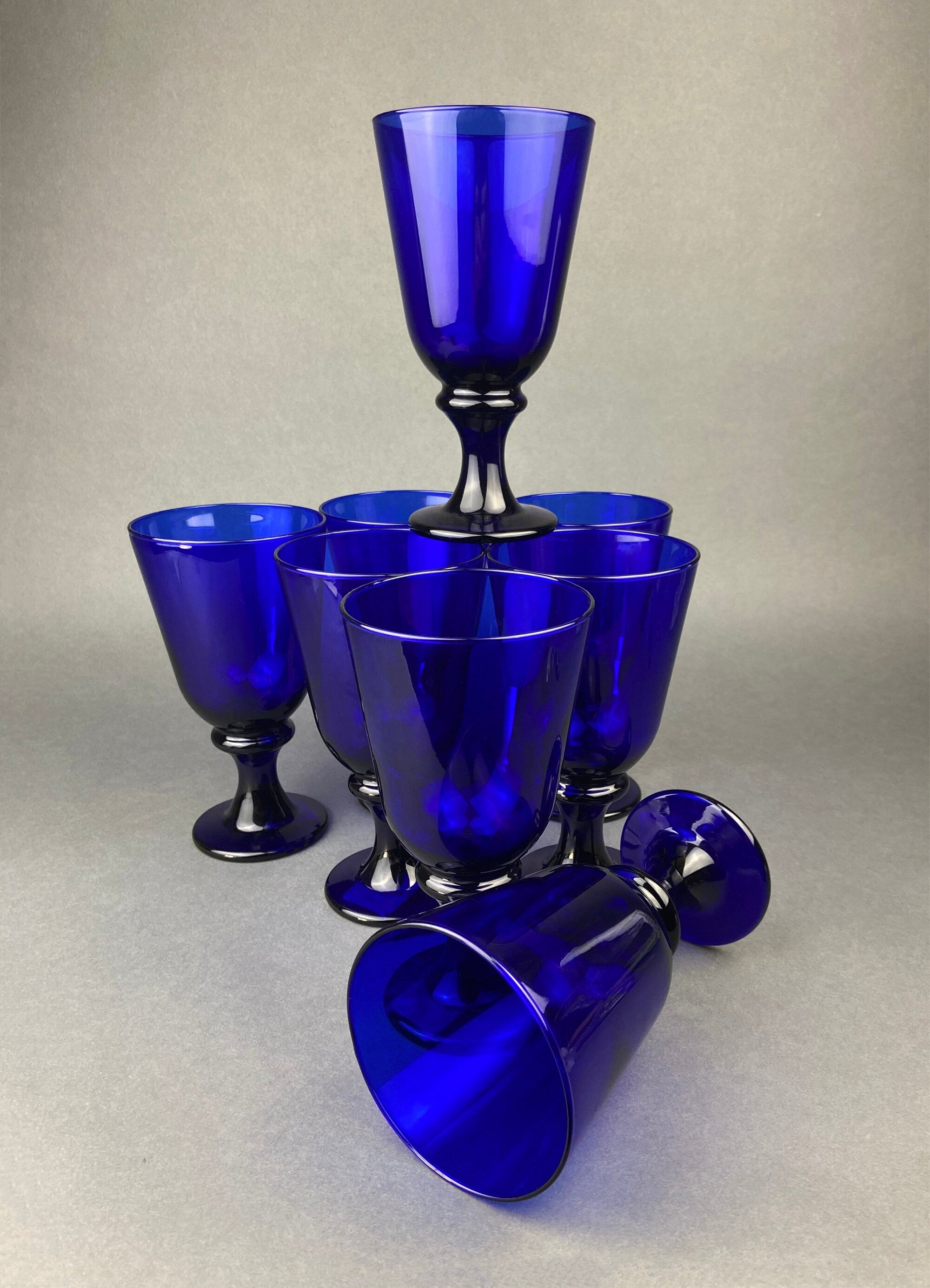 Cobalt Blue Glass Water Goblets. Set of Eight Contemporary Style Stemware. Dark Blue Modern Glassware. Fine Dining.