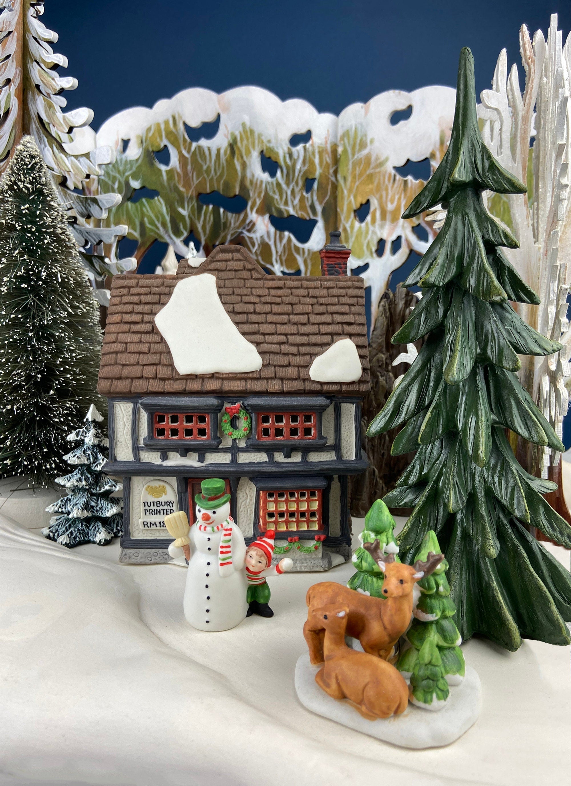 Christmas Village House by Dept 56.  Illuminated Counting House. Silas Thimbleton. Barrister. Dickens Village Series.  Christmas Diorama.