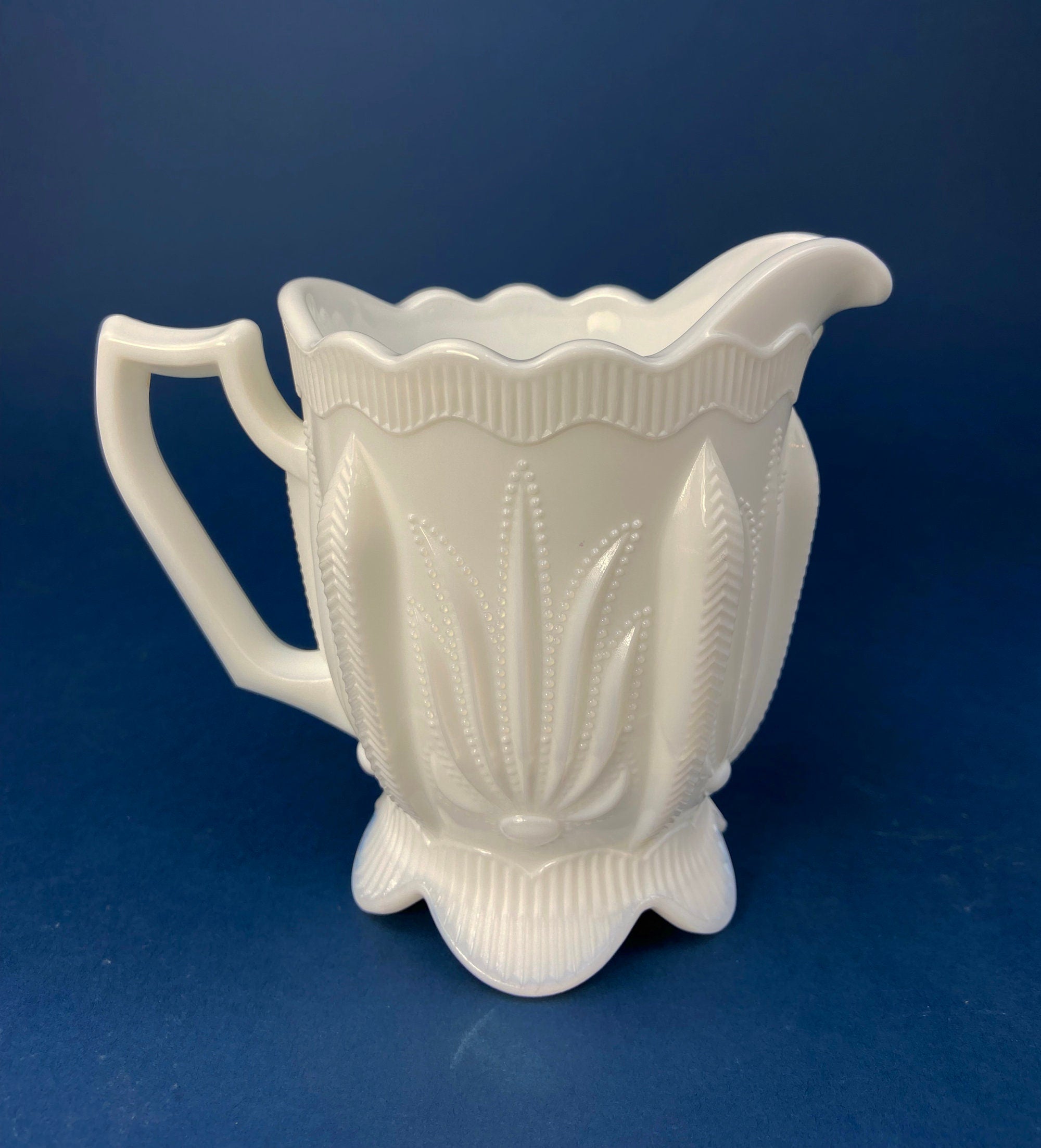 Milk Glass Creamer or Sauce Dish. 3-Dimensional Leaf Motif. Quilt Pattern. Serving Dish. Scalloped Edge Creamer or Saucier. Fine Dining.