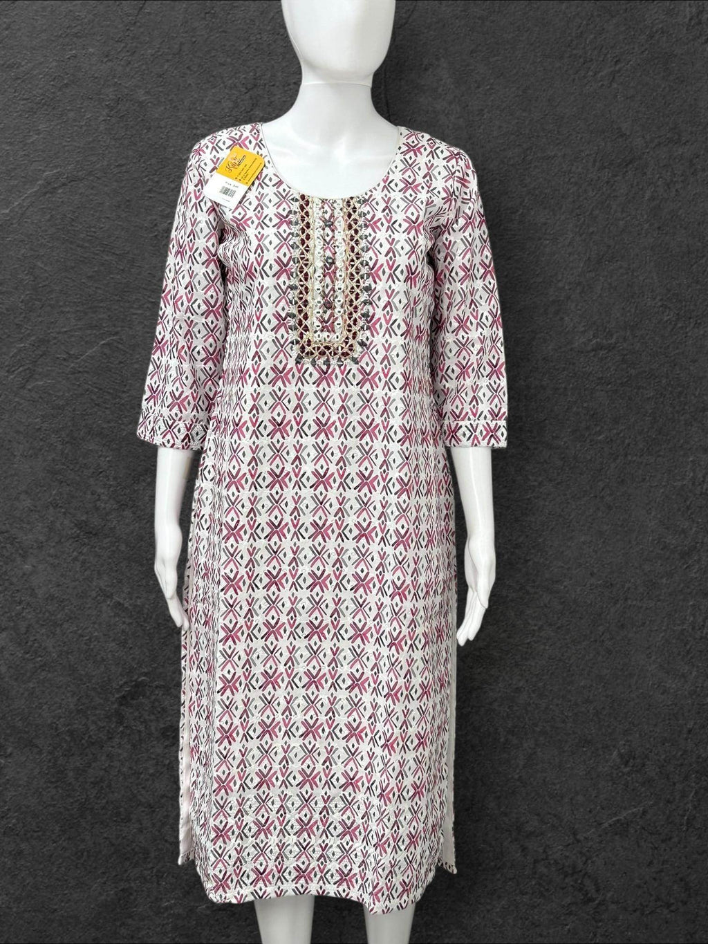 Cotton chikankari kurti with print: SALE
