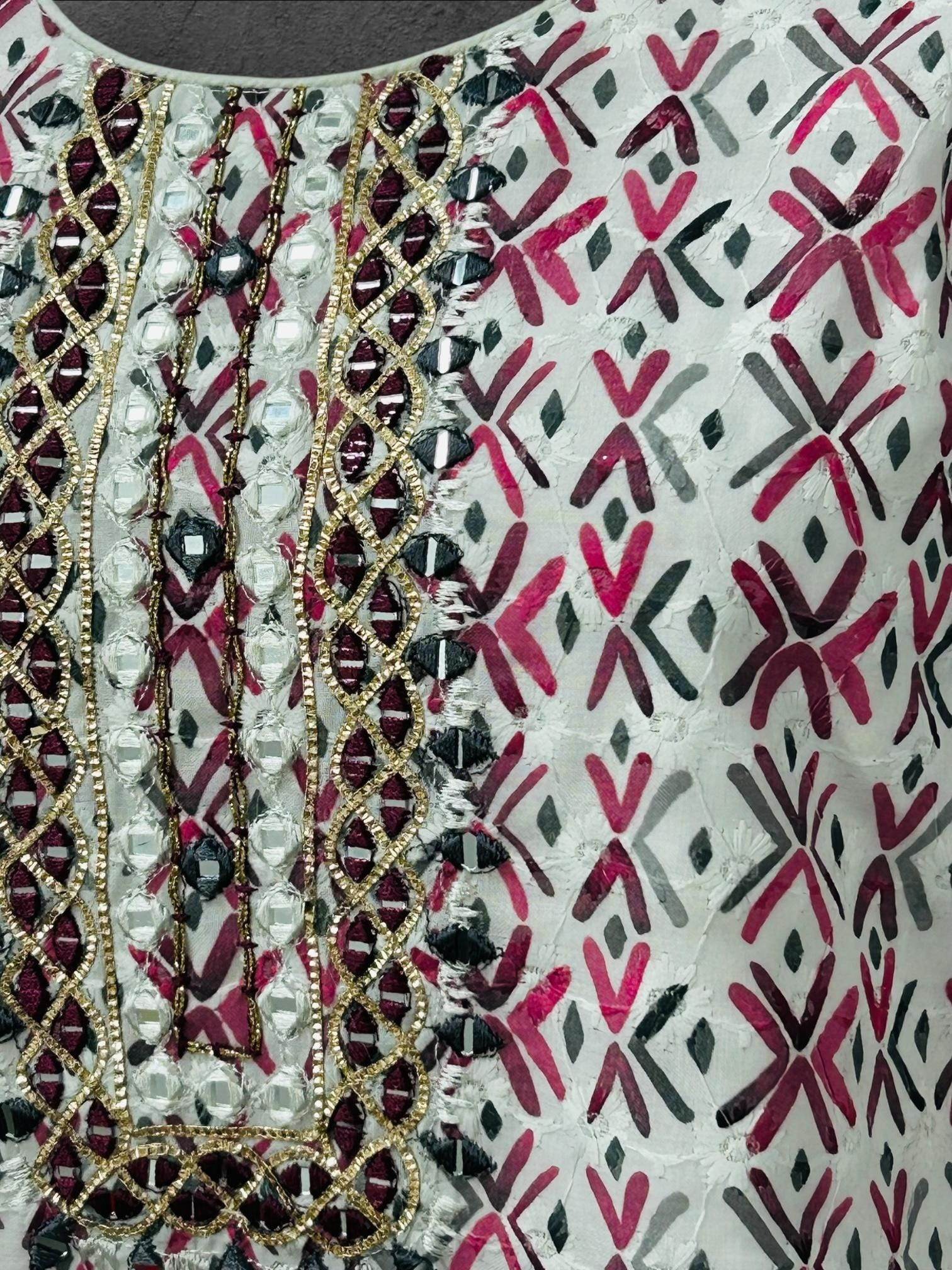 Cotton chikankari kurti with print: SALE